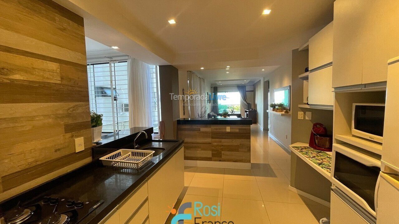 Apartamento para aluguel de temporada em Itapema (Meia Praia Frente Mar)