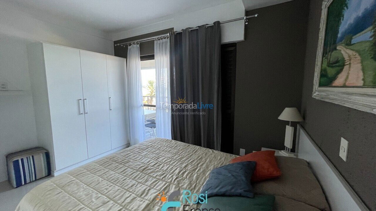 Apartamento para aluguel de temporada em Itapema (Meia Praia Frente Mar)