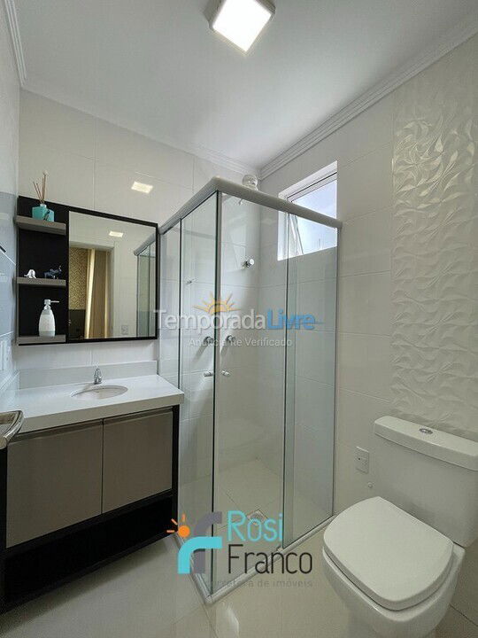 Apartamento para aluguel de temporada em Itapema (Meia Praia Segunda Quadra Mar)
