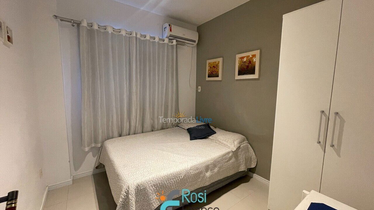 Apartamento para aluguel de temporada em Itapema (Meia Praia Frente Mar)