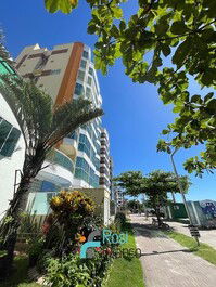 Apartamento 3 suites frente al mar Meia Praia SC