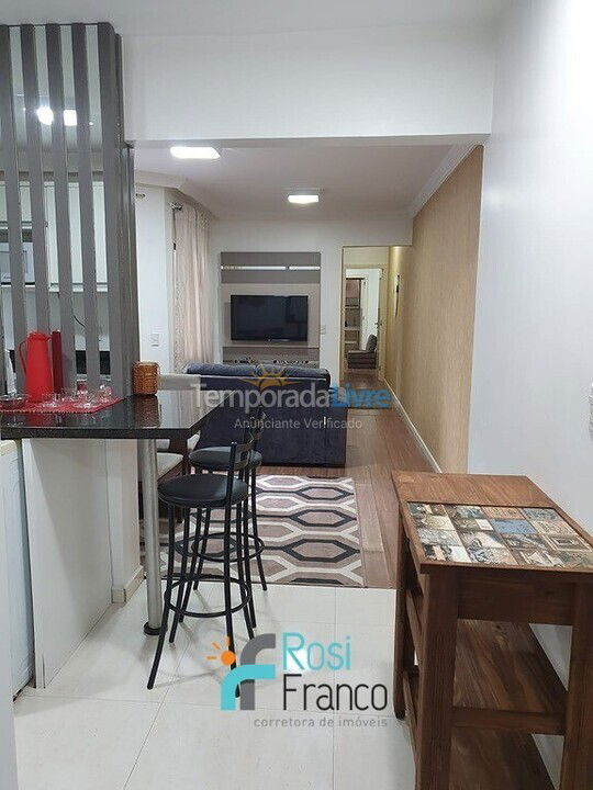 Apartamento para aluguel de temporada em Itapema (Meia Praia Frente Mar)