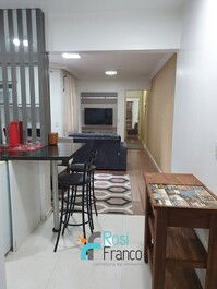 Apartamento quadra mar 2 dormitórios Meia Praia SC