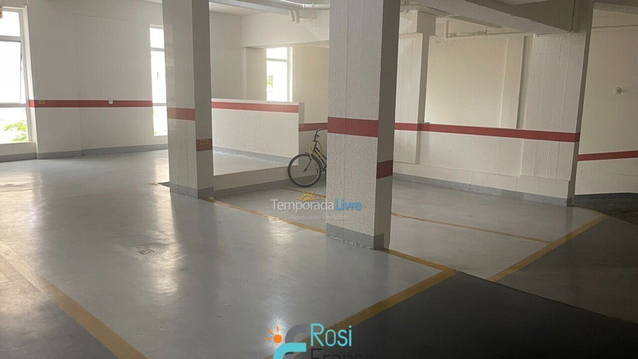 Apartamento para aluguel de temporada em Itapema (Meia Praia Segunda Quadra Mar)