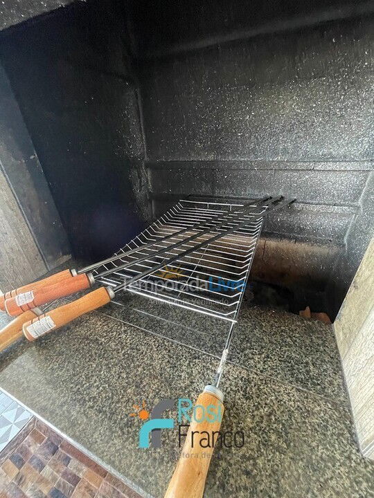 Apartamento para aluguel de temporada em Itapema (Meia Praia Frente Mar)