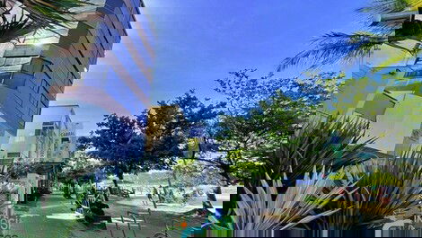 4 bedroom apartment facing the sea in Meia Praia SC