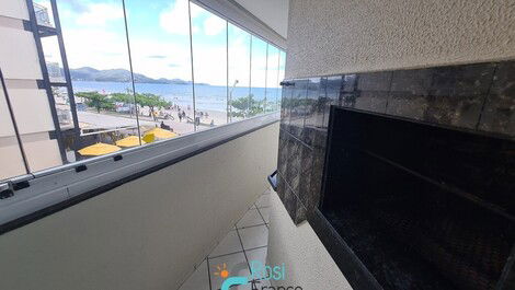 Apartamento 3 dormitórios frente mar Meia Praia SC