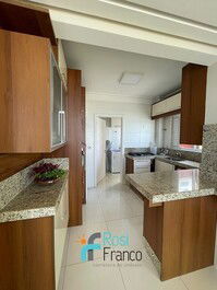 3-suite apartment facing the sea in Meia Praia SC