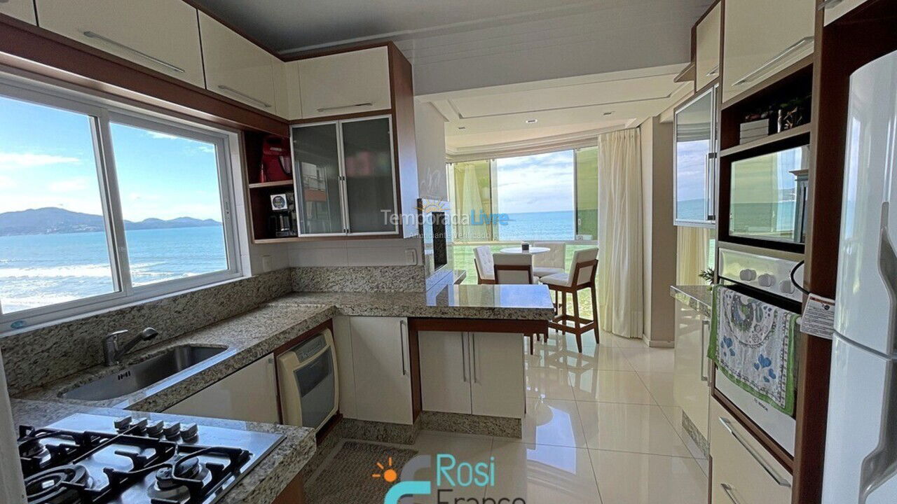 Apartment for vacation rental in Itapema (Meia Praia Frente Mar)