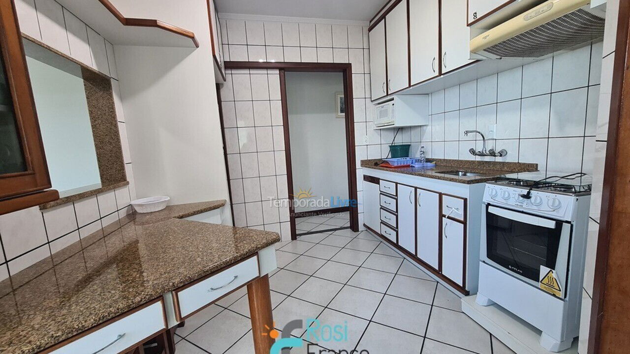 Apartamento para alquiler de vacaciones em Itapema (Meia Praia Frente Mar)