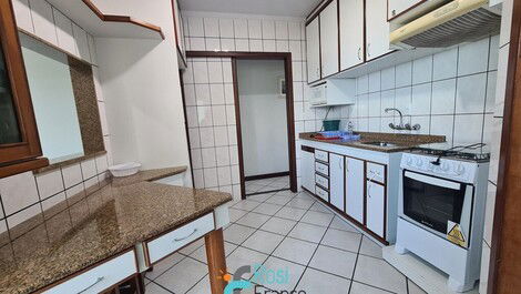 Apartamento 3 dormitórios frente mar Meia Praia SC