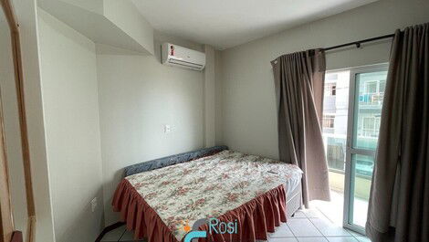 Apartamento 3 dormitórios frente mar Meia Praia SC