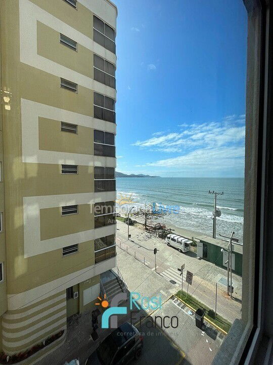 Apartamento para aluguel de temporada em Itapema (Meia Praia Frente Mar)