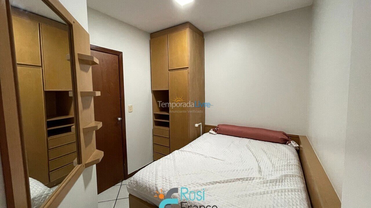 Apartamento para aluguel de temporada em Itapema (Meia Praia Frente Mar)