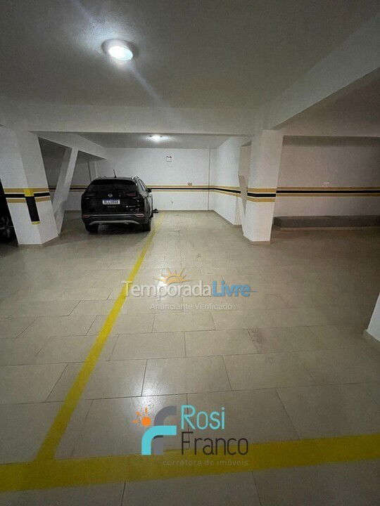 Apartamento para aluguel de temporada em Itapema (Meia Praia Frente Mar)