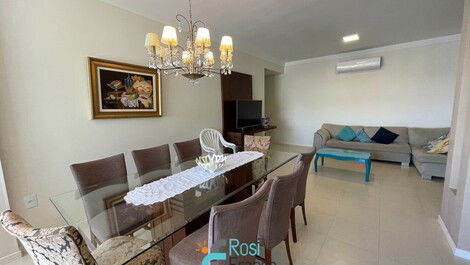 Apartamento 4 dormitórios frente mar Meia Praia SC