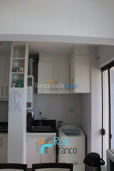 Apartamento para aluguel de temporada em Itapema (Meia Praia Frente Mar)