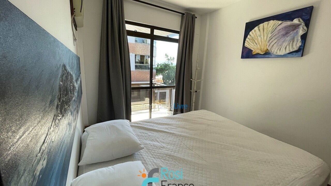 Apartamento para aluguel de temporada em Itapema (Meia Praia Frente Mar)