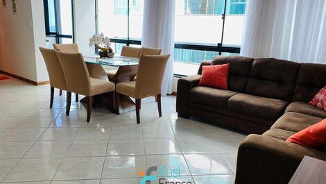 Apartamento 3 dormitórios vista mar Meia Praia SC