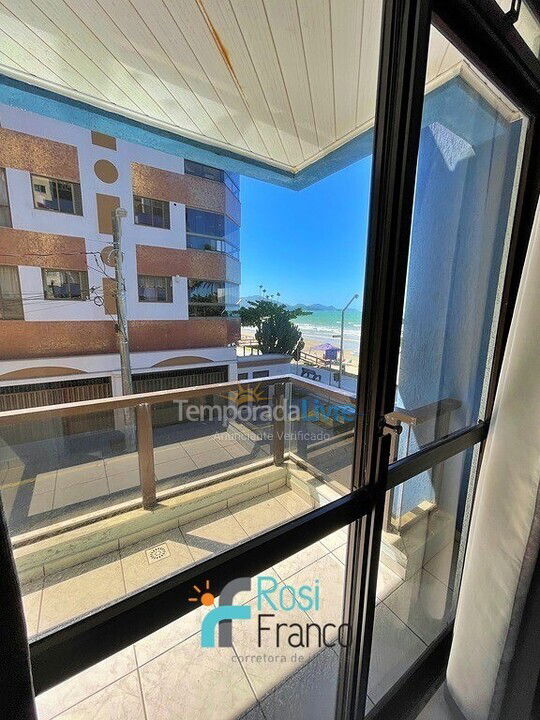 Apartamento para aluguel de temporada em Itapema (Meia Praia Frente Mar)