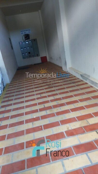 Apartamento para aluguel de temporada em Itapema (Meia Praia Frente Mar)