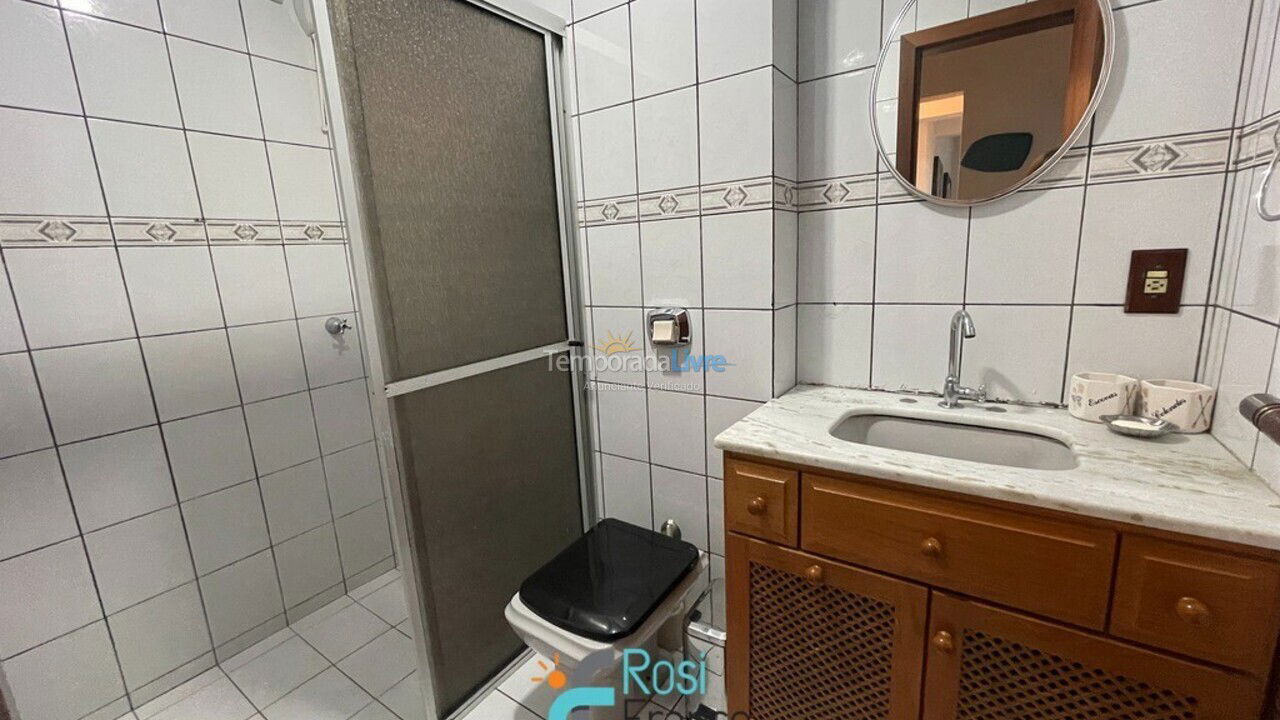 Apartamento para aluguel de temporada em Itapema (Meia Praia Frente Mar)