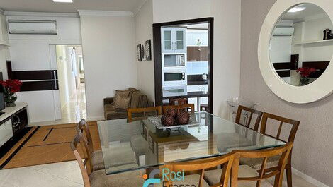 5 suite apartment facing the sea in Meia Praia SC