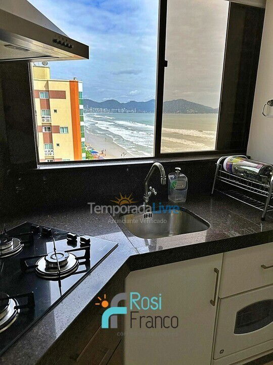 Apartamento para aluguel de temporada em Itapema (Meia Praia)