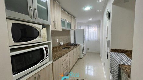 Apartamento 2 dormitórios Meia Praia