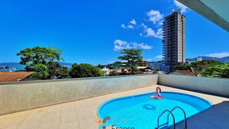 Casa de 5 habitaciones con piscina y vista al mar Itapema SC