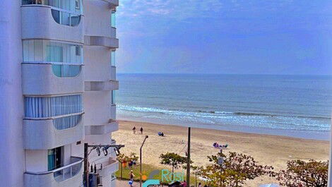 Apartamento 3 dormitorios vista al mar Meia Praia SC