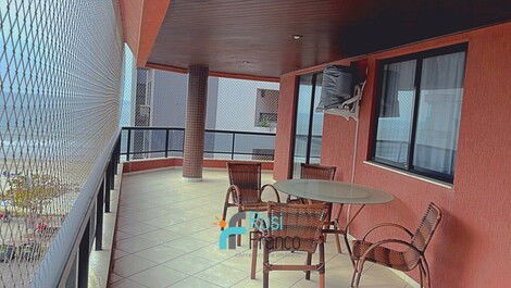 Apartamento 3 dormitórios vista mar Meia Praia SC