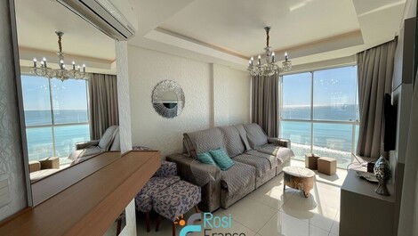 3-suite apartment facing the sea in Meia Praia SC