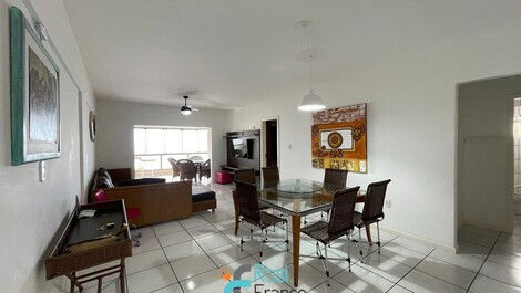 Apartamento 3 dormitórios frente mar Meia Praia SC