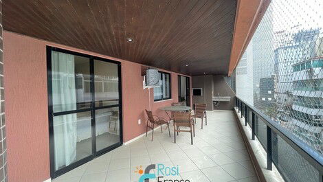 Apartamento 3 dormitorios vista al mar Meia Praia SC