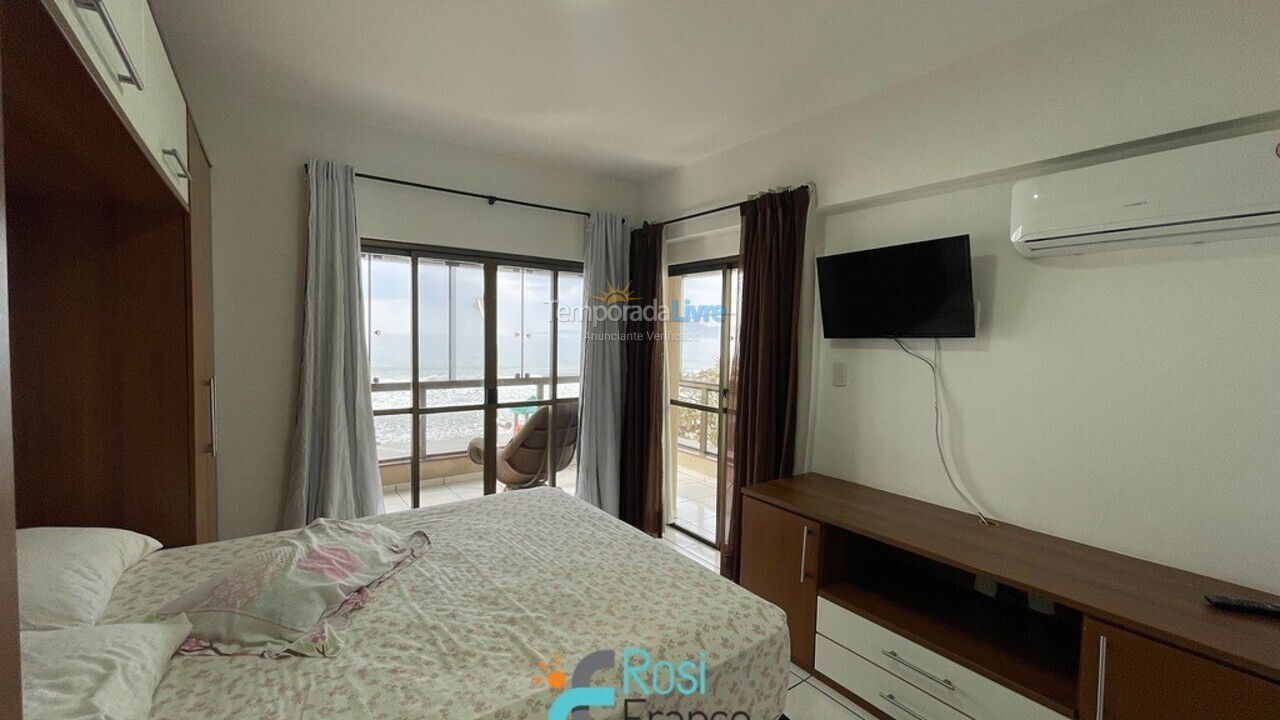 Apartamento para aluguel de temporada em Itapema (Meia Praia Frente Mar)