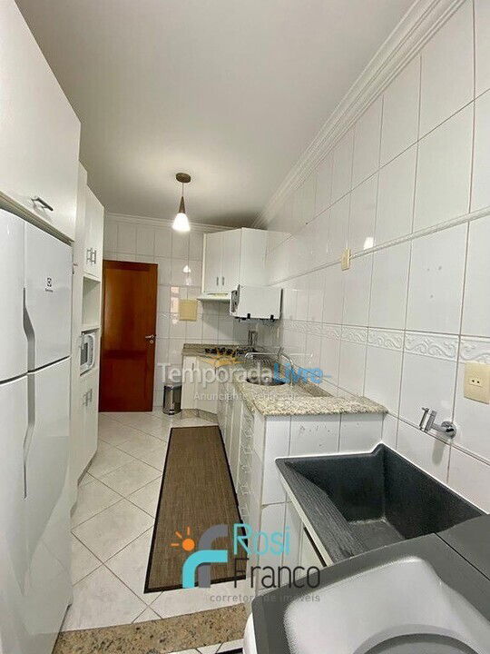 Apartamento para aluguel de temporada em Itapema (Meia Praia Frente Mar)