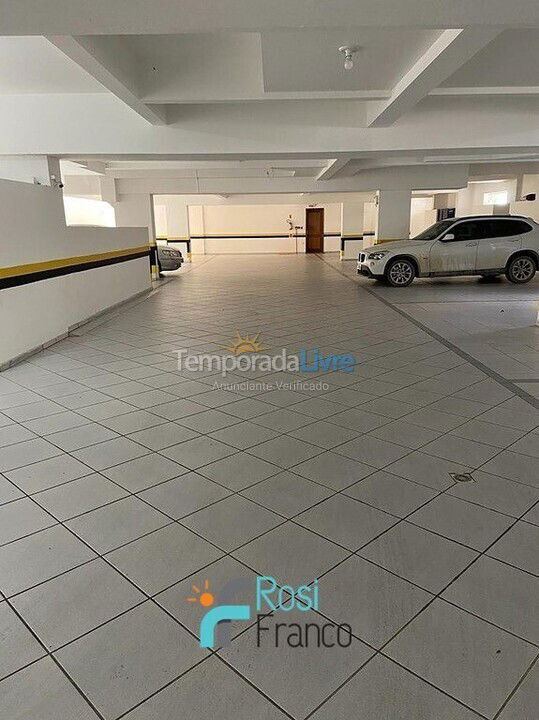 Apartamento para aluguel de temporada em Itapema (Meia Praia Frente Mar)