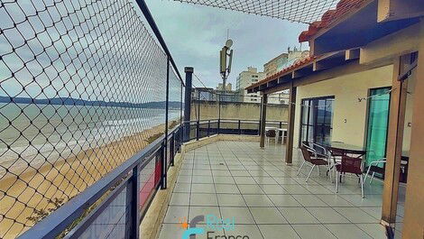 Apartamento 4 quartos frente mar Meia Praia SC