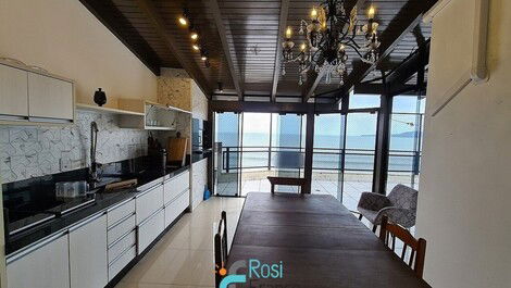 4 bedroom apartment facing the sea Itapema Meia Praia SC