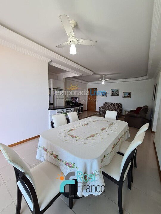 Apartment for vacation rental in Itapema (Centro Frente Mar)