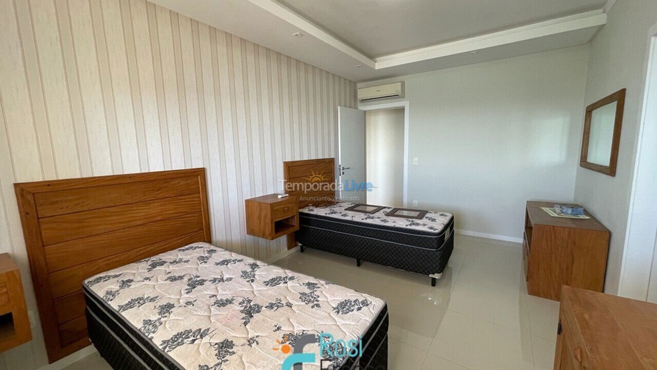 Apartment for vacation rental in Itapema (Centro)