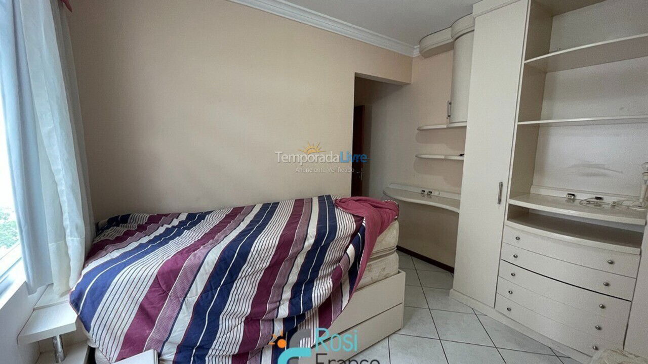 Apartamento para aluguel de temporada em Itapema (Centro Frente Mar)