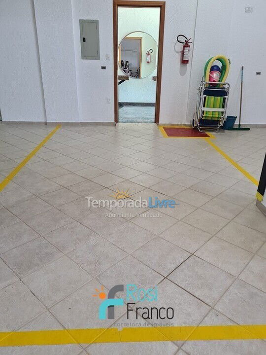 Apartamento para aluguel de temporada em Itapema (Centro Frente Mar)