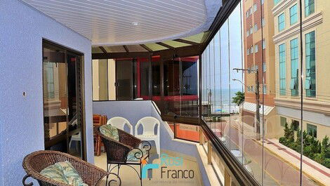 Apartamento 3 dormitorios vista al mar Meia Praia SC