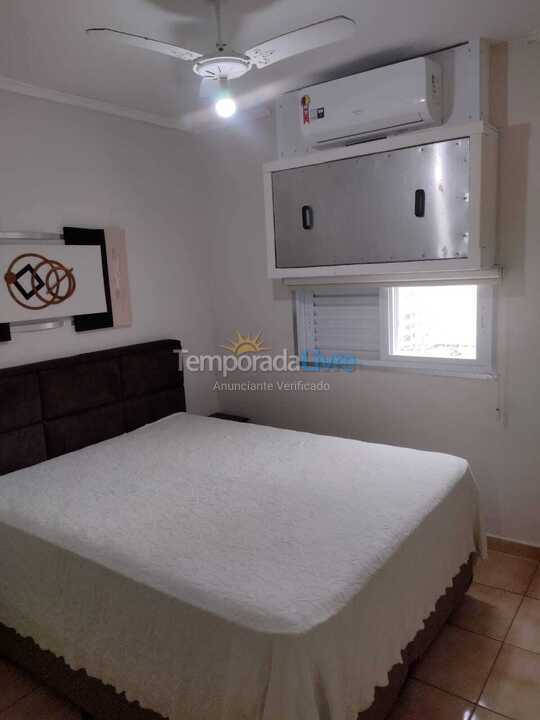 Apartamento para aluguel de temporada em Guarujá (Pitangueiras)