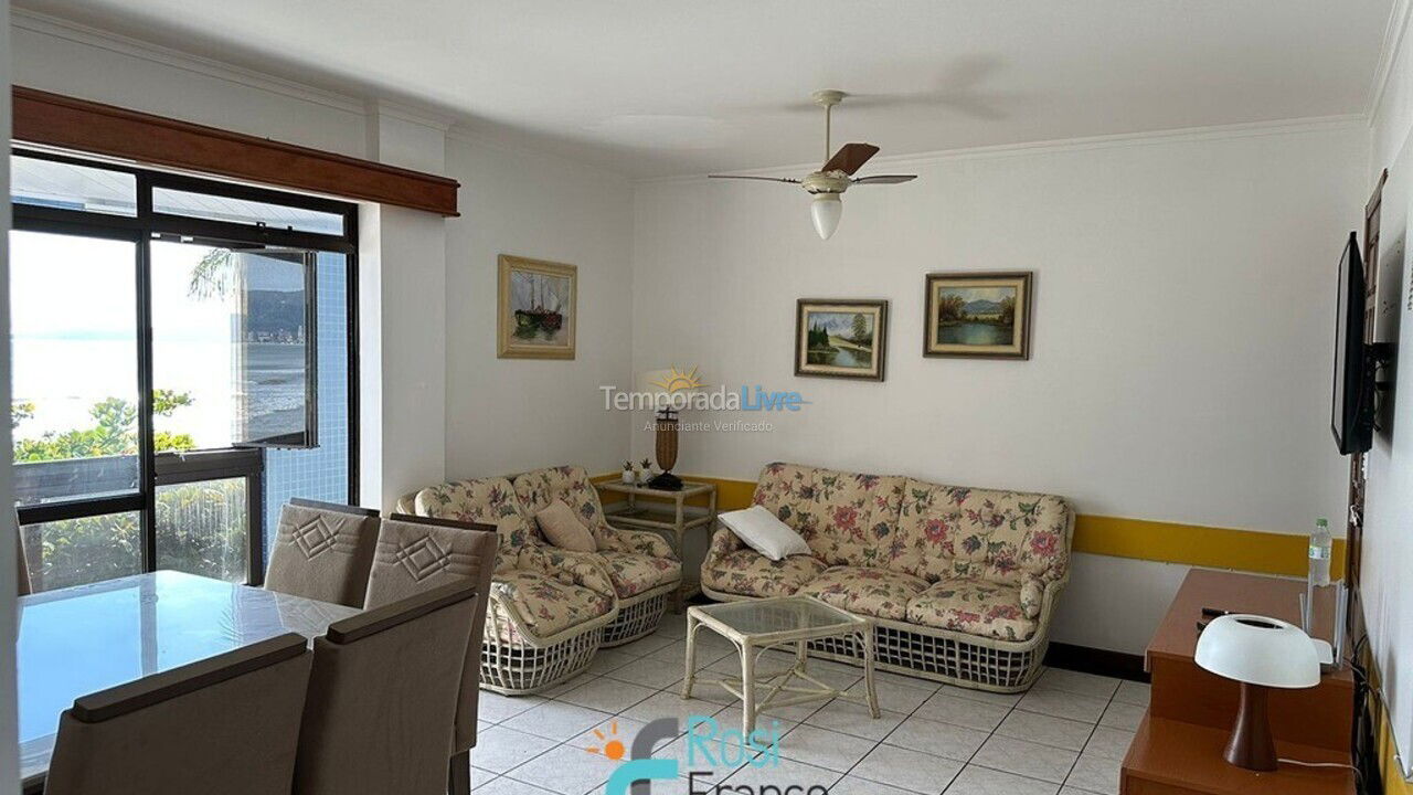 Apartamento para aluguel de temporada em Itapema (Meia Praia Frente Mar)