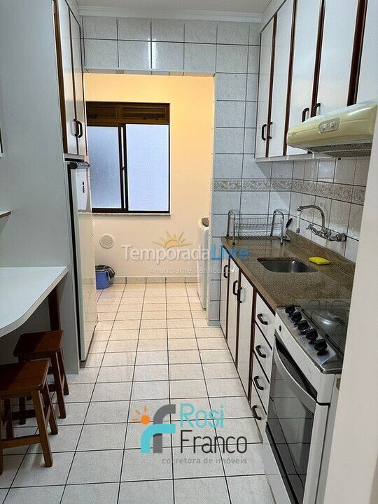 Apartamento para aluguel de temporada em Itapema (Meia Praia Frente Mar)