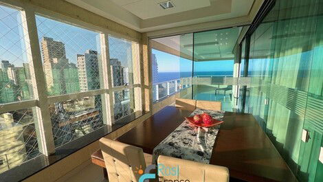 Apartamento 5 suítes vista mar Meia Praia SC