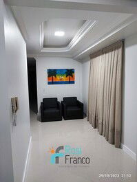 Apartamento 3 suítes vista mar Meia Praia SC